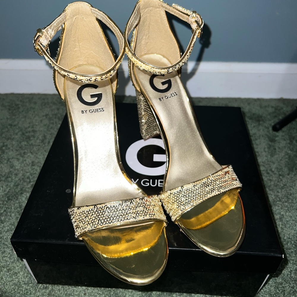 G By GUESS Shantel Gold Glitter Heels: size 8 M